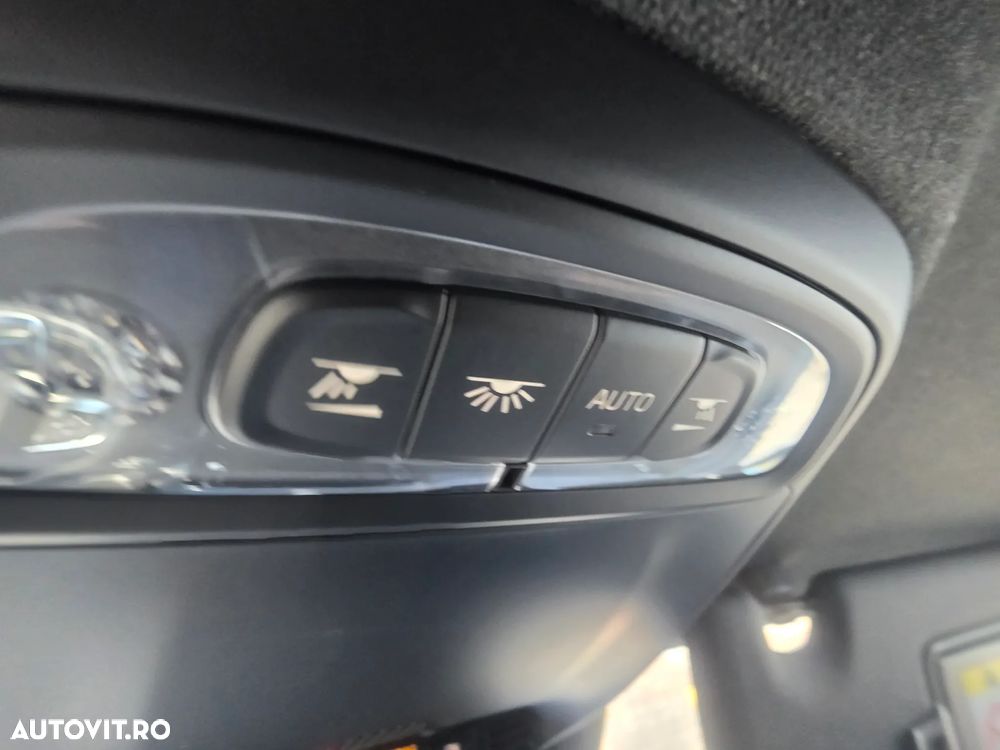 Volvo XC 40 B4 AT8 AWD Mild Hybrid Inscription - 23