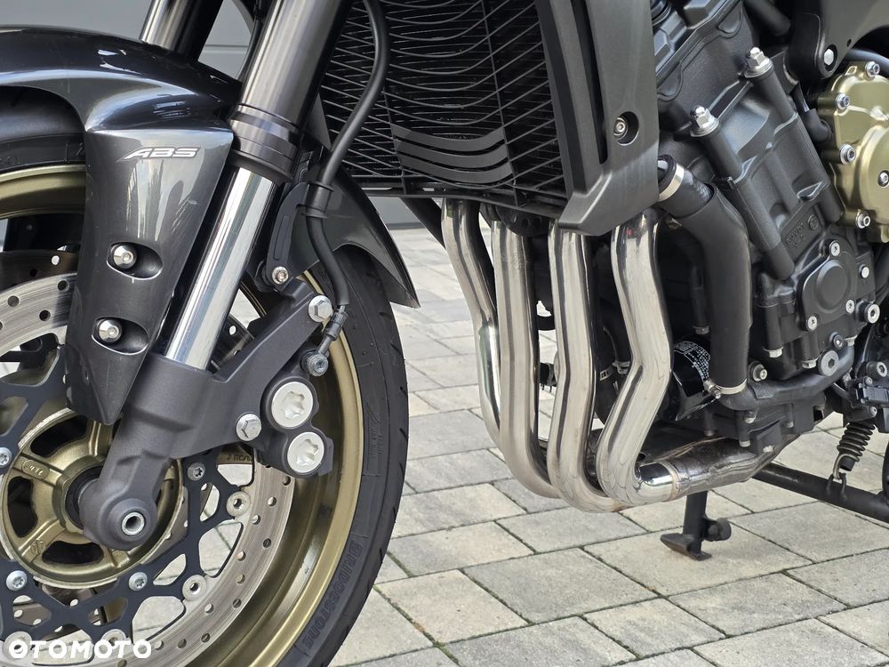 Yamaha FZ - 26