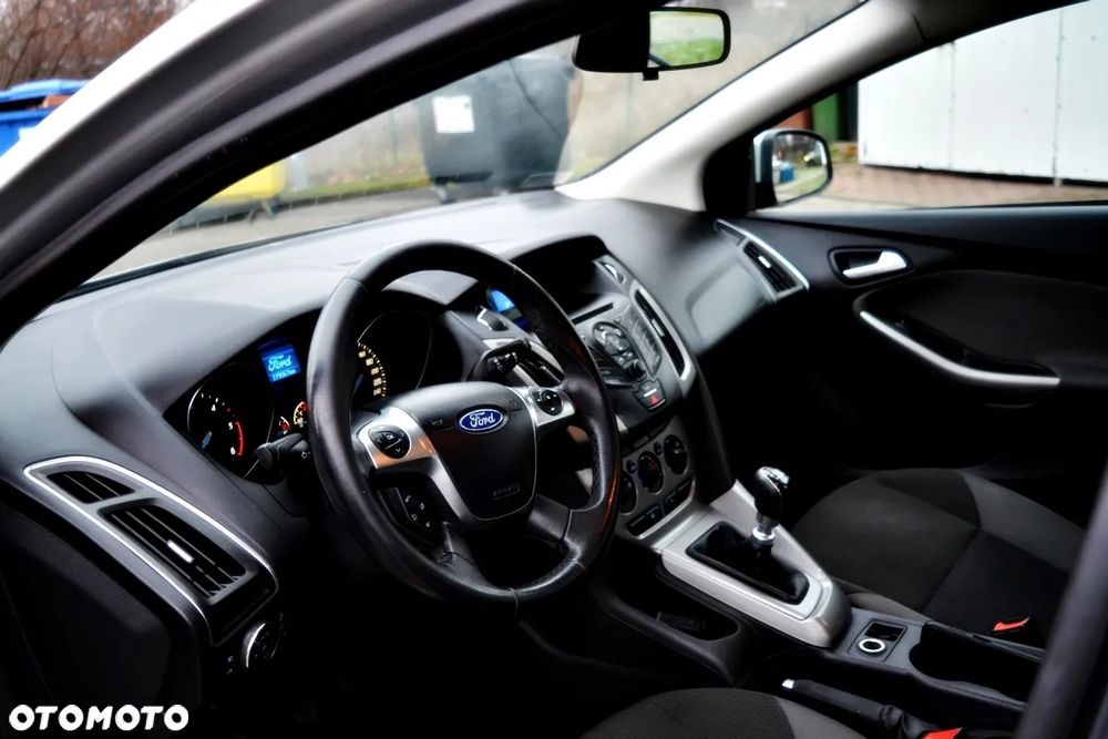 Ford Focus 1.6 TDCi DPF Ambiente - 6