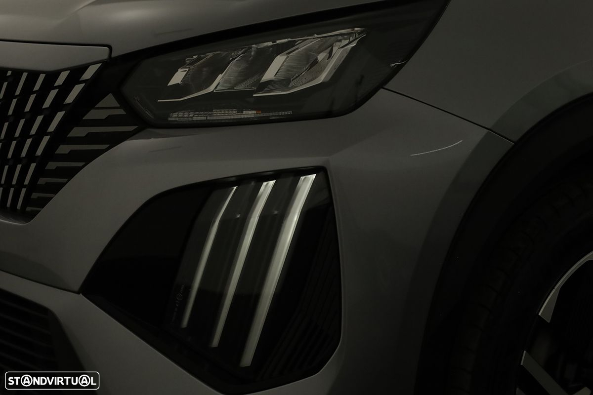 Peugeot 2008 1.2 PureTech Allure EAT8 - 6