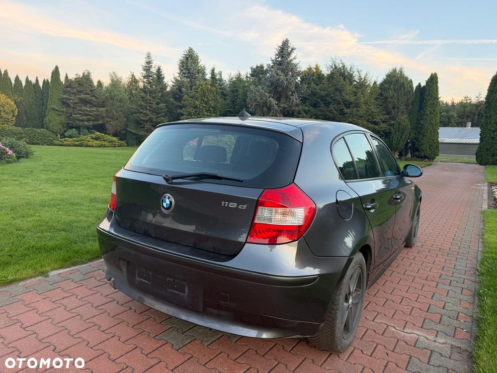 BMW Seria 1 118d DPF - 3