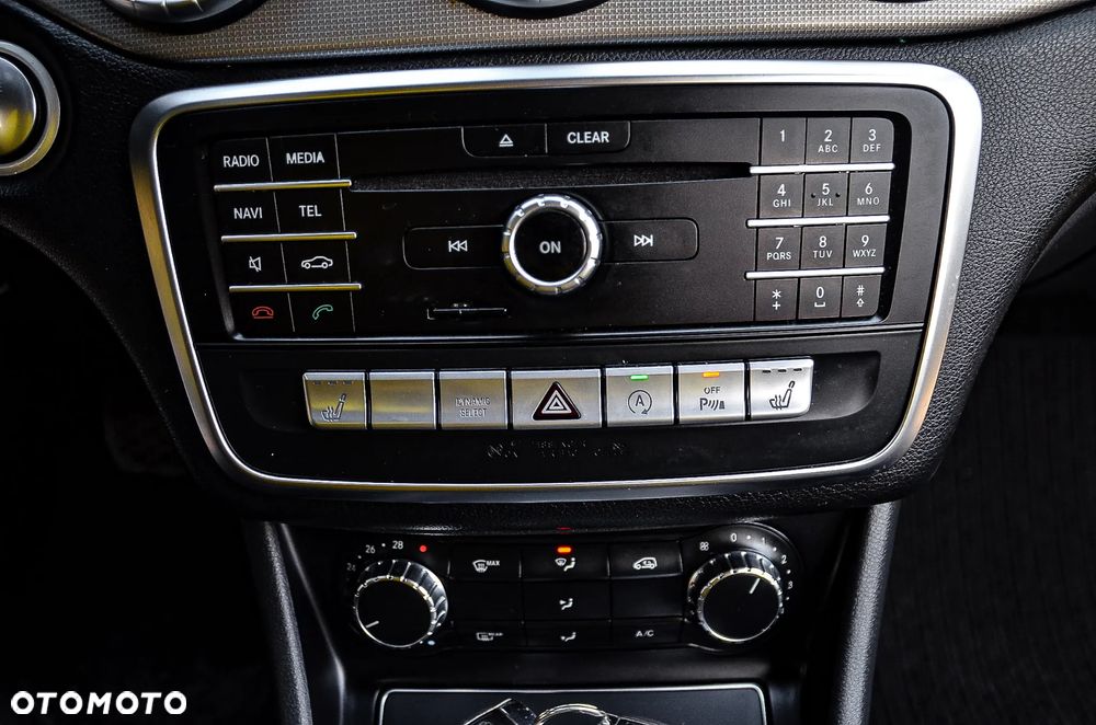 Mercedes-Benz CLA 200 7G-DCT Peak Edition - 35