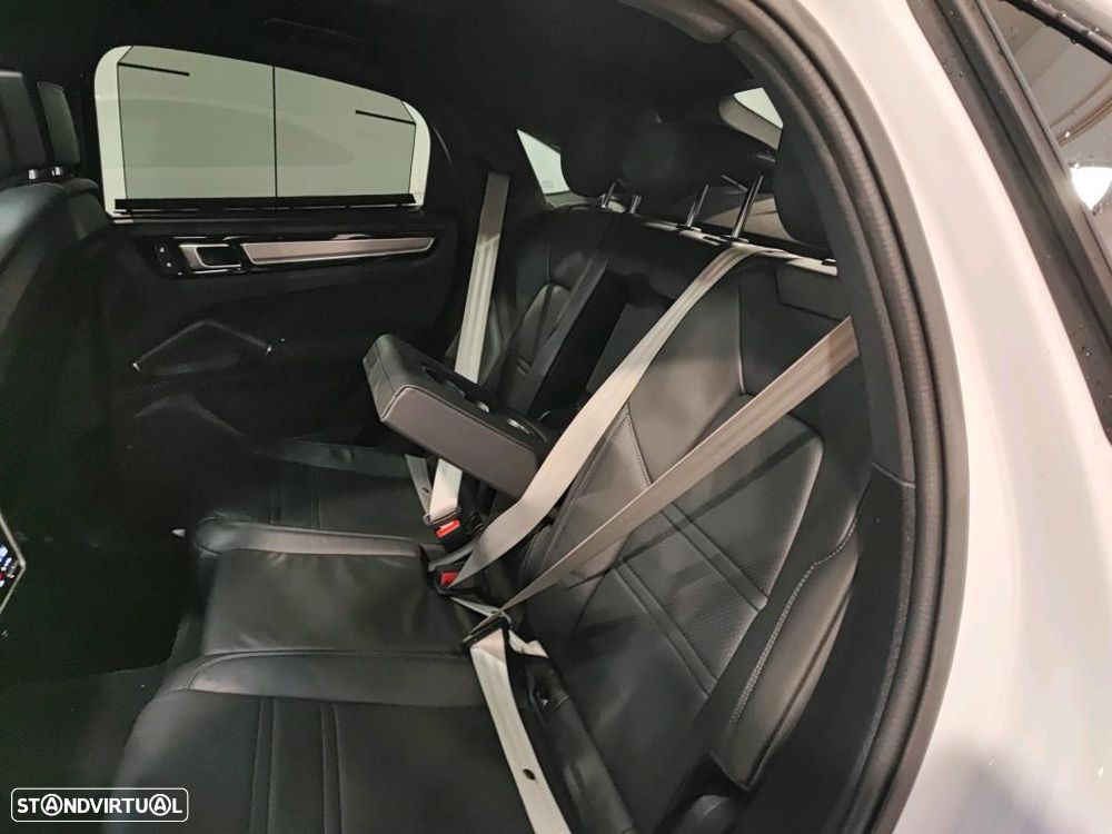 Porsche Cayenne Coupé E-Hybrid Platinum Edition - 8