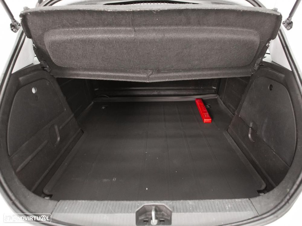 Opel Corsa Van Outro - 6