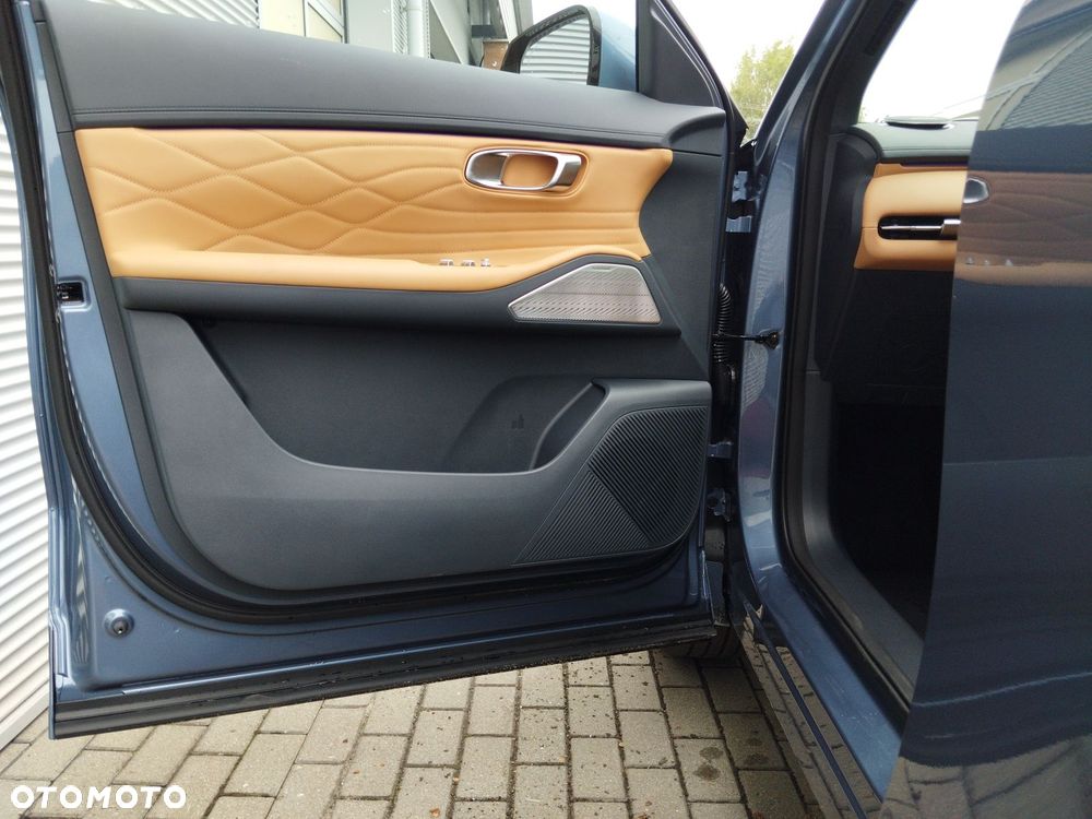 Geely Starray EM-i 1.5 PHEV Max - 11