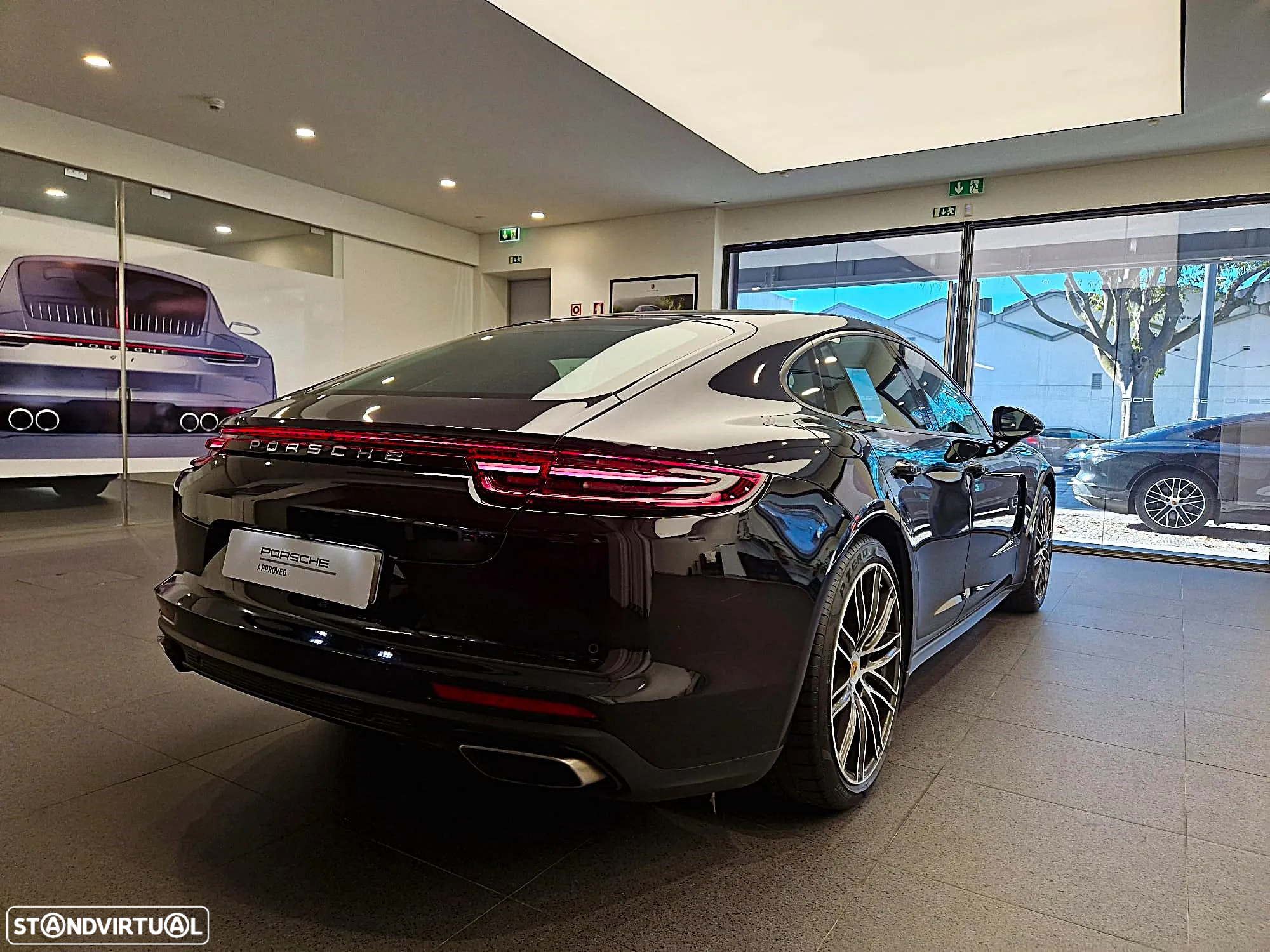 Porsche Panamera 4 E-Hybrid - 3