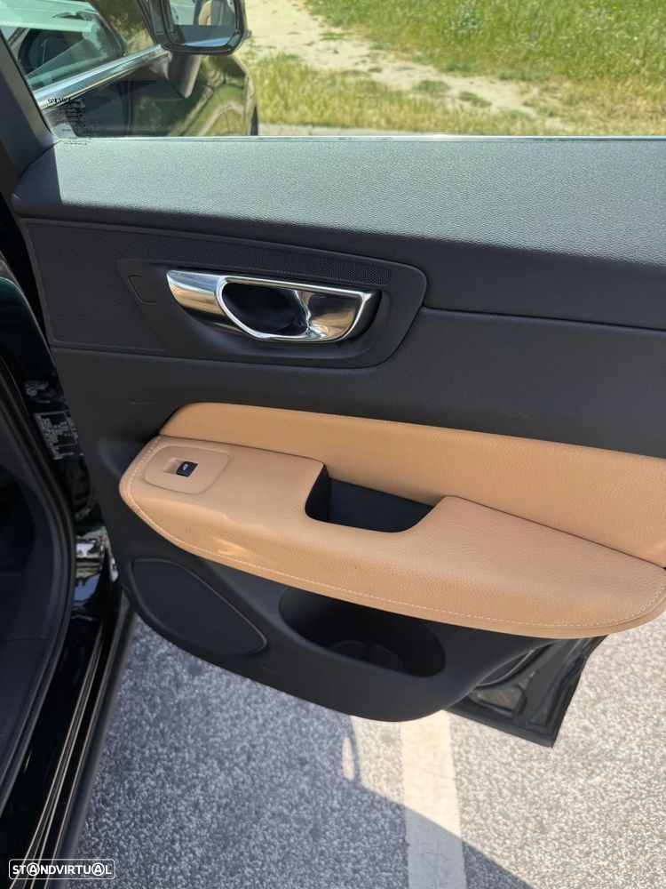 Volvo XC 60 2.0 D4 Inscription AWD Geartronic - 30