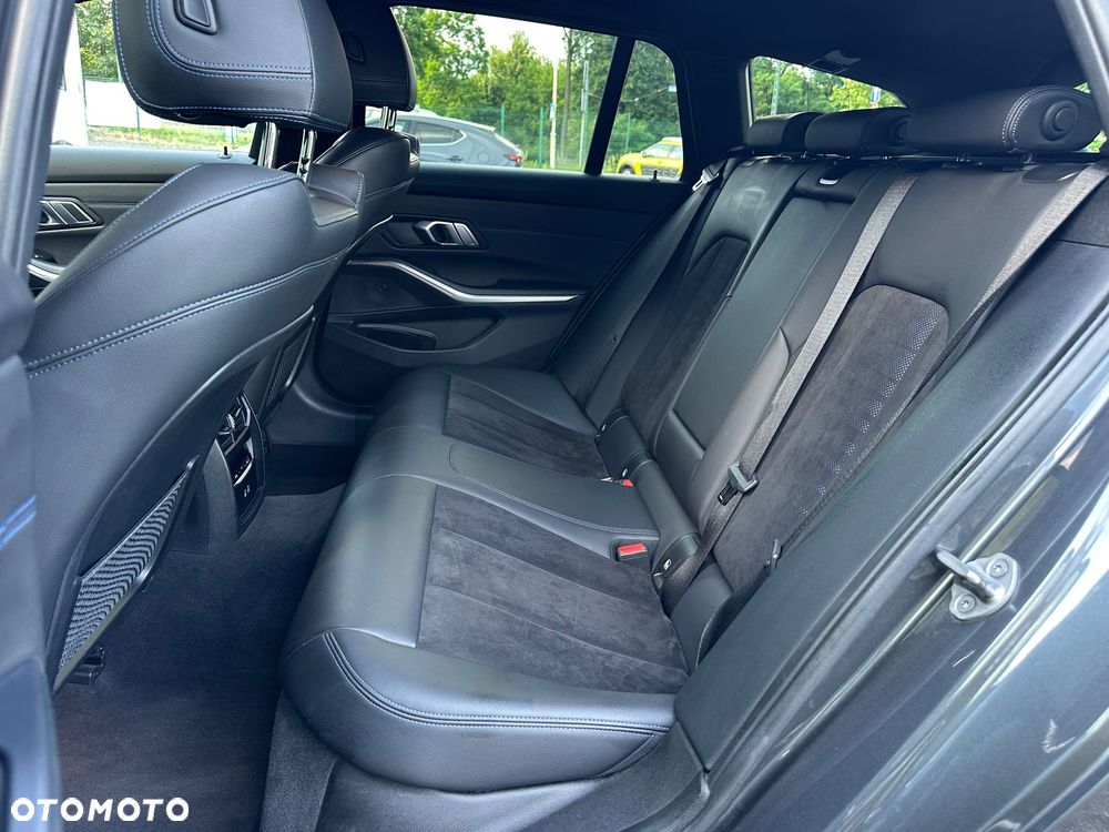 BMW Seria 3 320d M Sport Shadow - 19