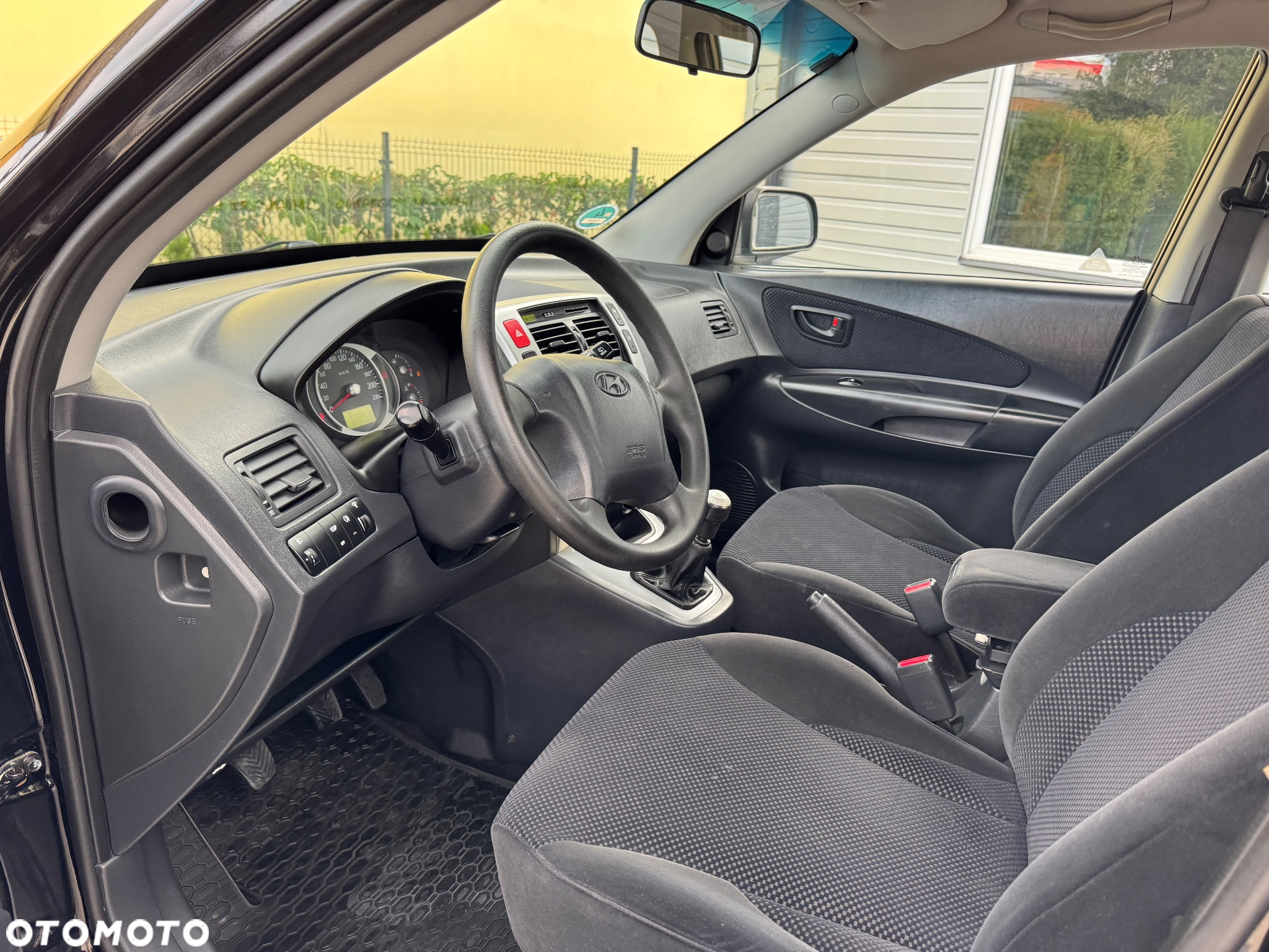 Hyundai Tucson 2.0 Comfort 2WD - 25