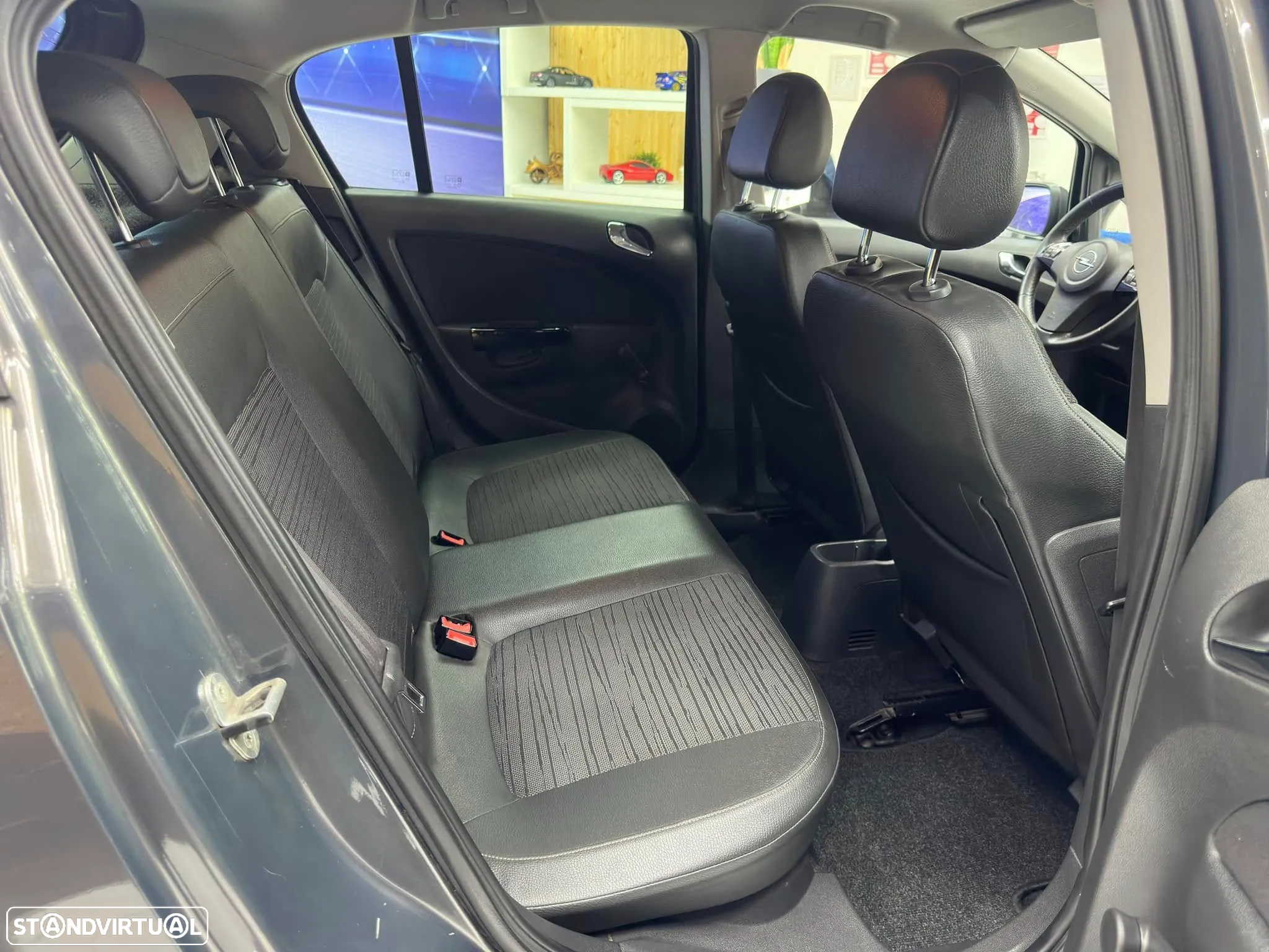 Opel Corsa 1.3 CDTi Business Edition - 25