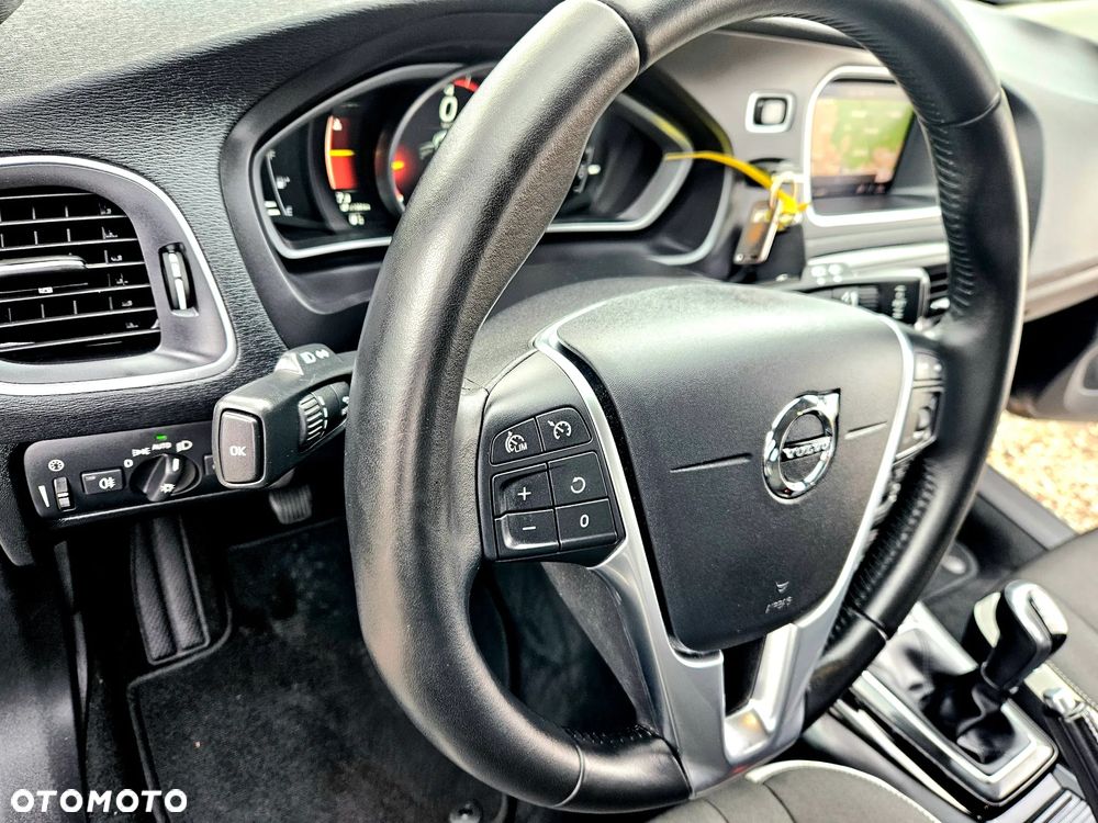 Volvo V40 T2 Linje Svart - 31