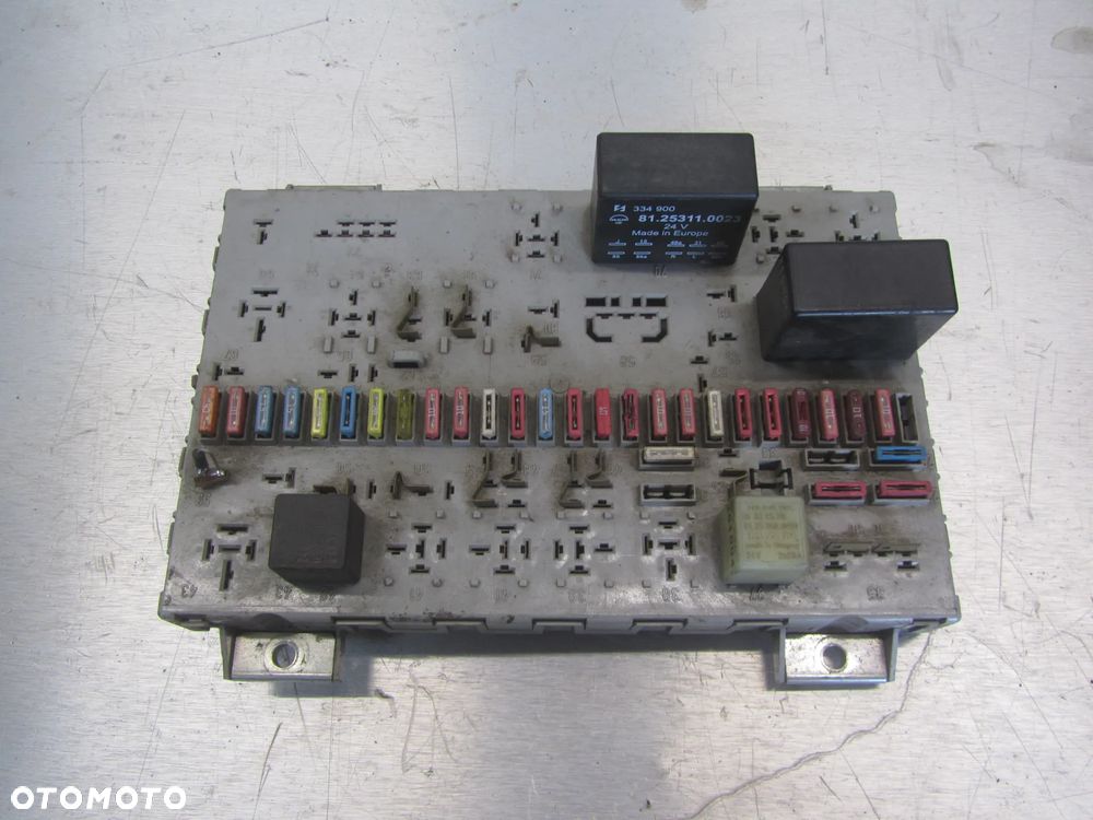 MAN L2000 skrzynka bezpieczników 81254446060 - 1