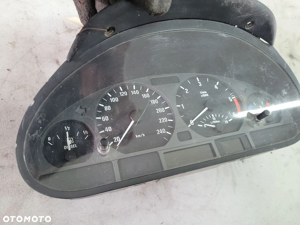 Licznik prędkościomierz BMW seria 3 E46 2,0 D 6932897 0263639117 - 2