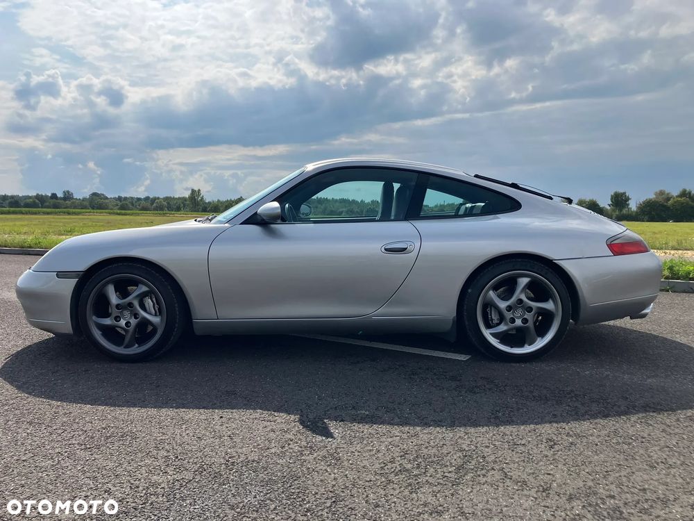 Porsche 911 Carrera - 3