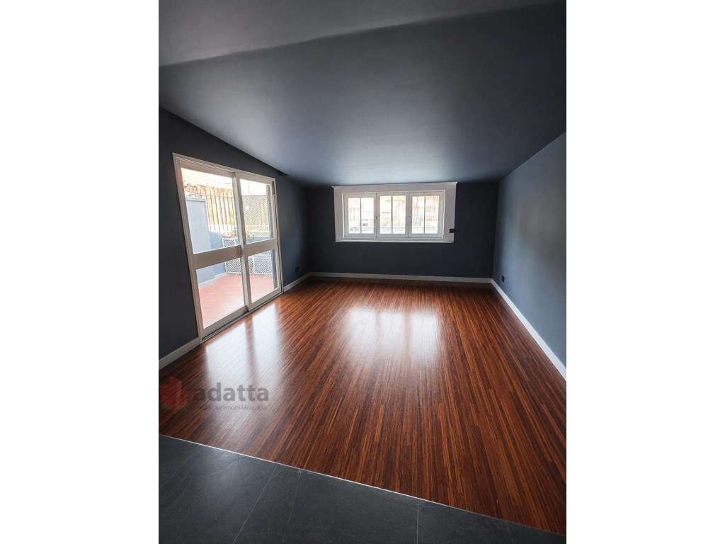 Elegante T2 com 2 Casas de Banho, Duas Salas e Varanda | Matosinhos - Grande imagem: 2/29