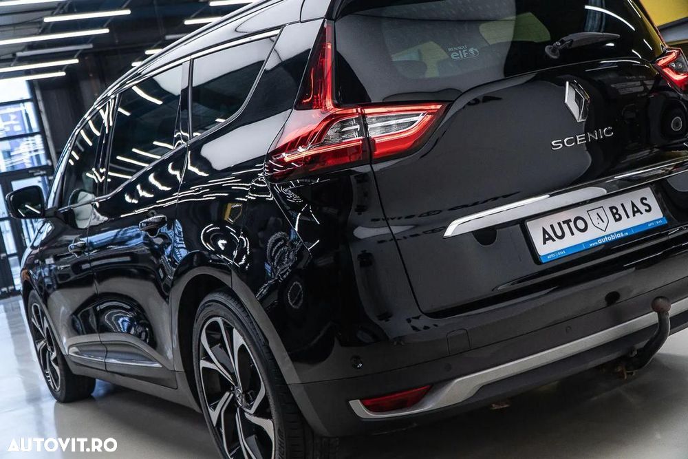 Renault Grand Scenic - 32