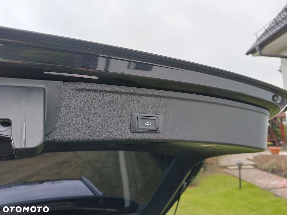 Audi A4 Avant 2.0 TDI DPF clean diesel S line Sportpaket - 11