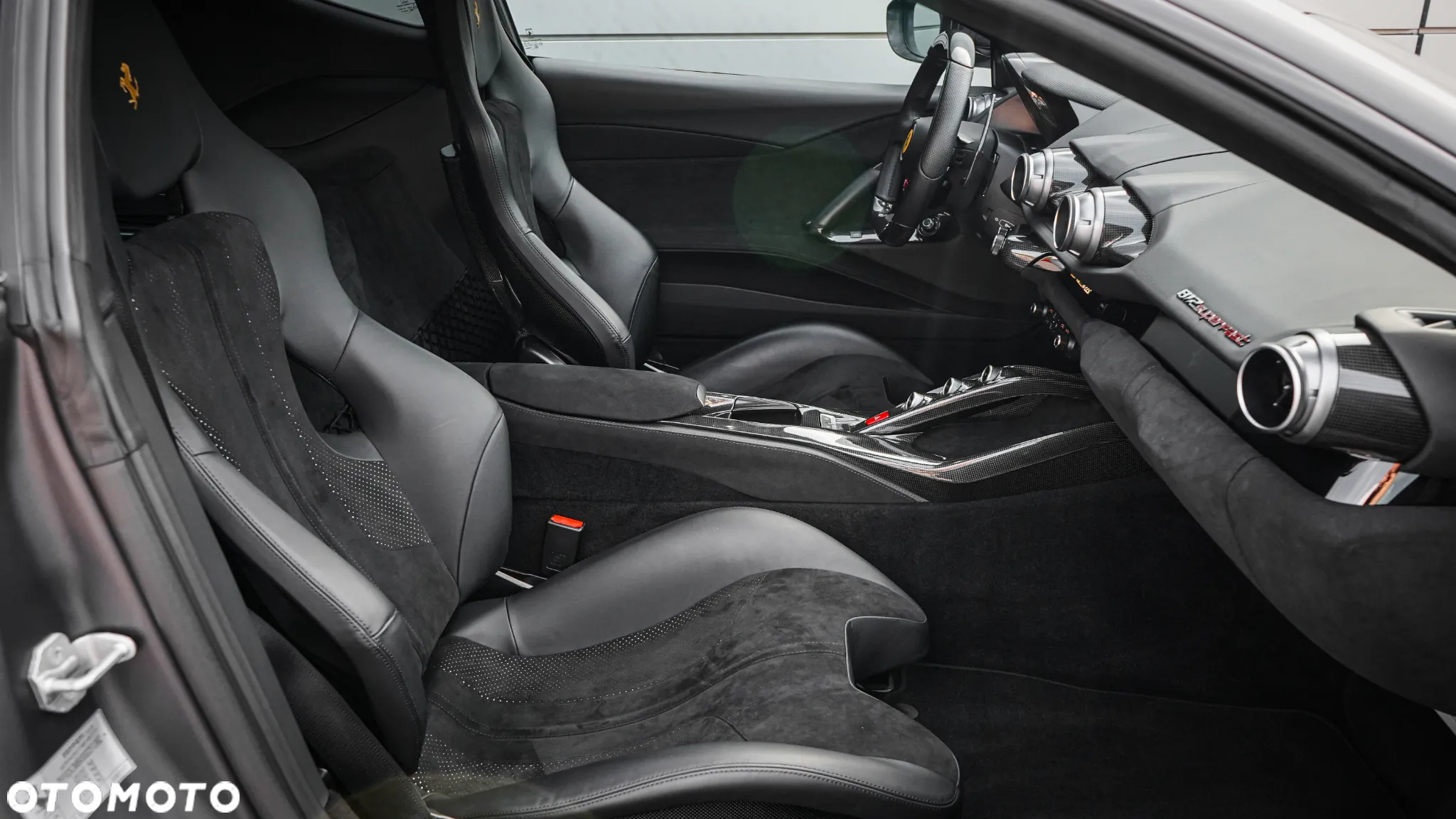 Ferrari 812 Superfast - 37
