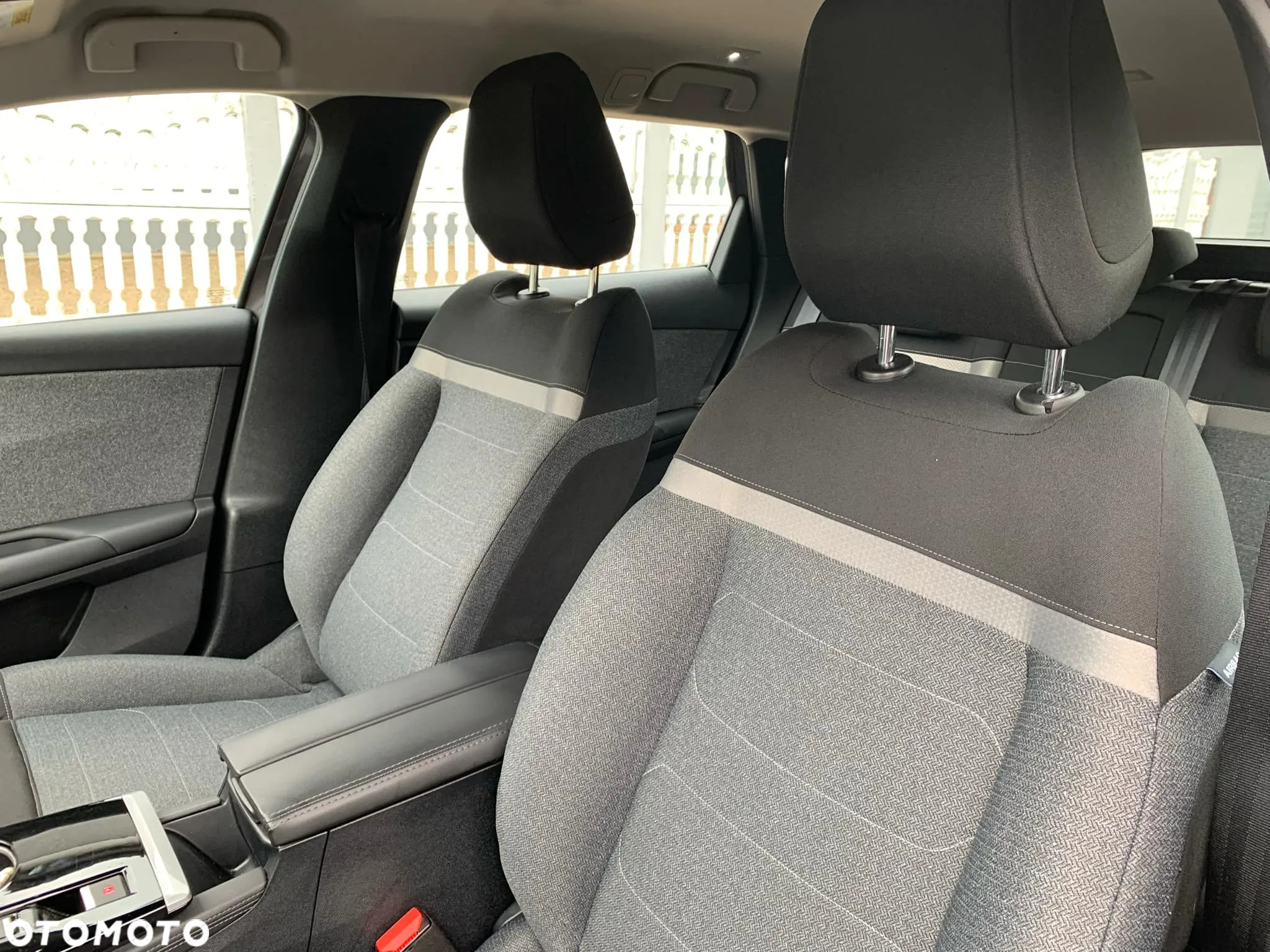 Citroën C5X 1.2 PureTech Feel EAT8 - 12