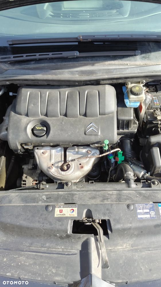 Citroën C4 1.4 16V X - 12