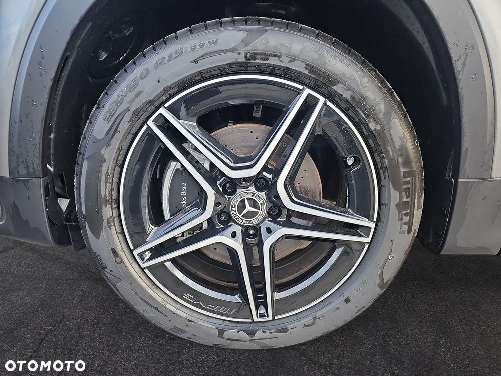 Mercedes-Benz GLB - 9