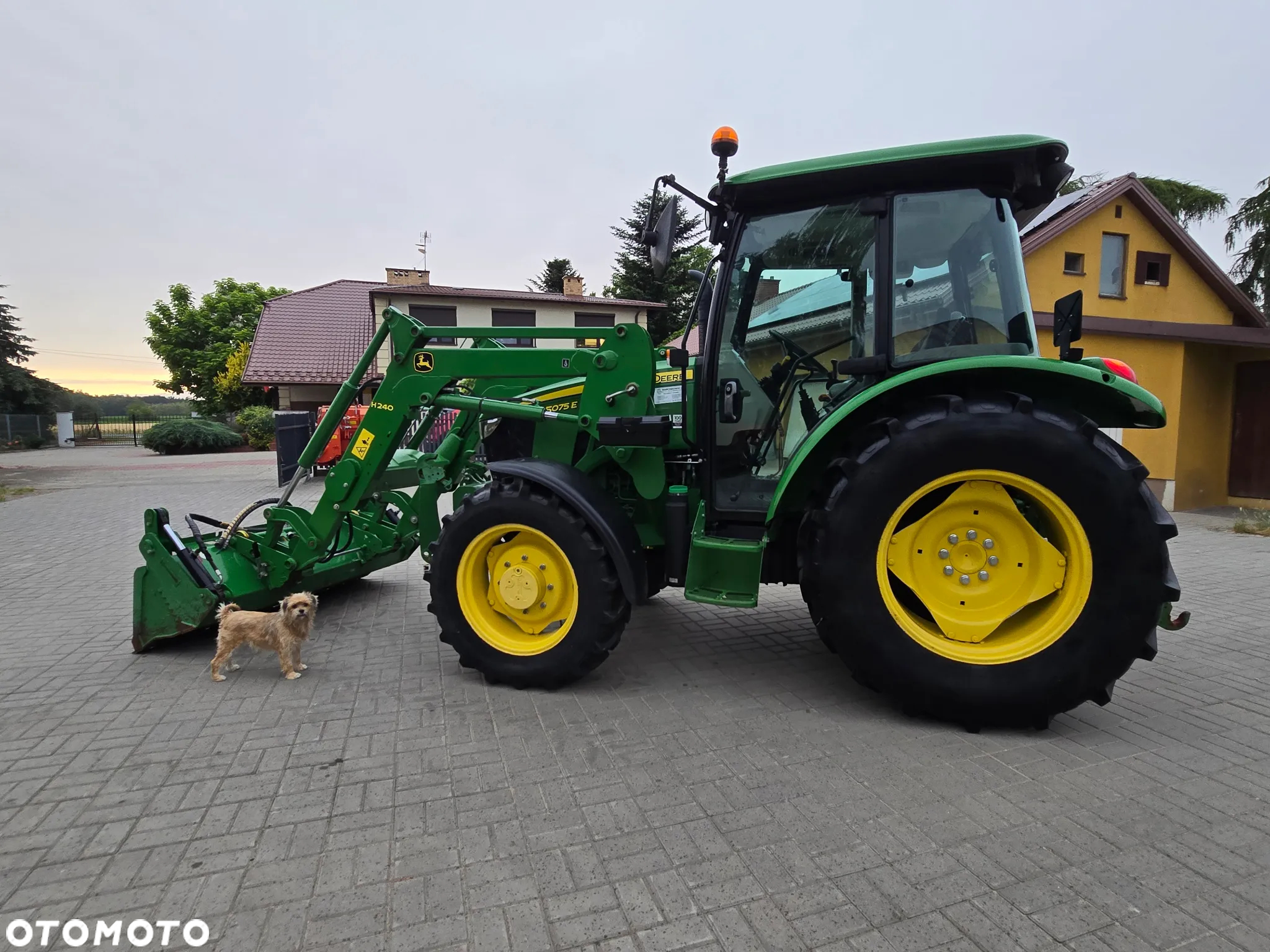 John Deere 5075E - 9