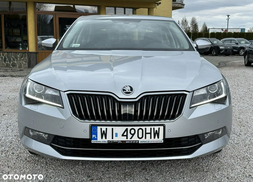 Skoda Superb 2.0 TDI SCR Ambition - 2