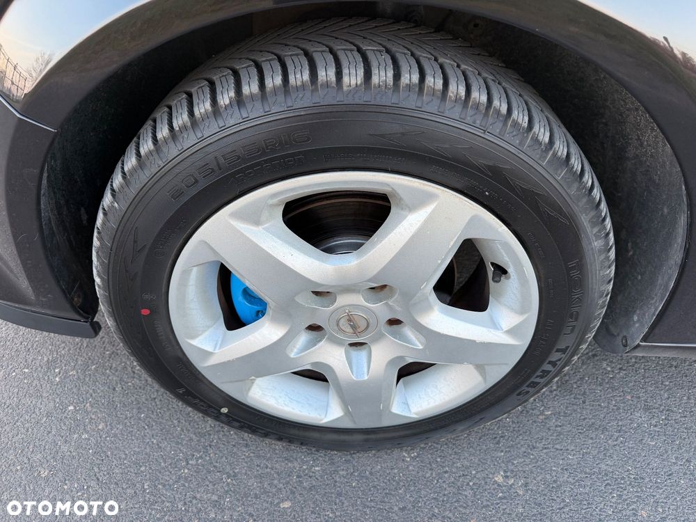 Opel Astra 1.4 Enjoy - 26