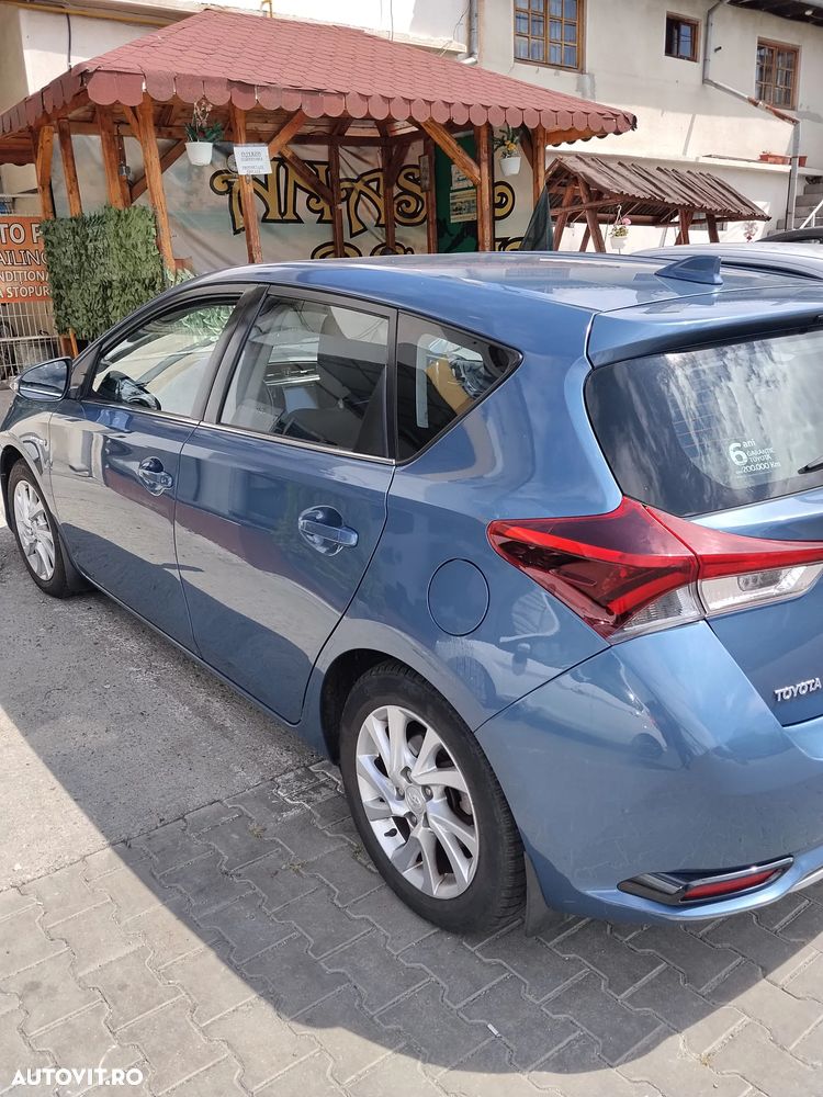 Toyota Auris - 4