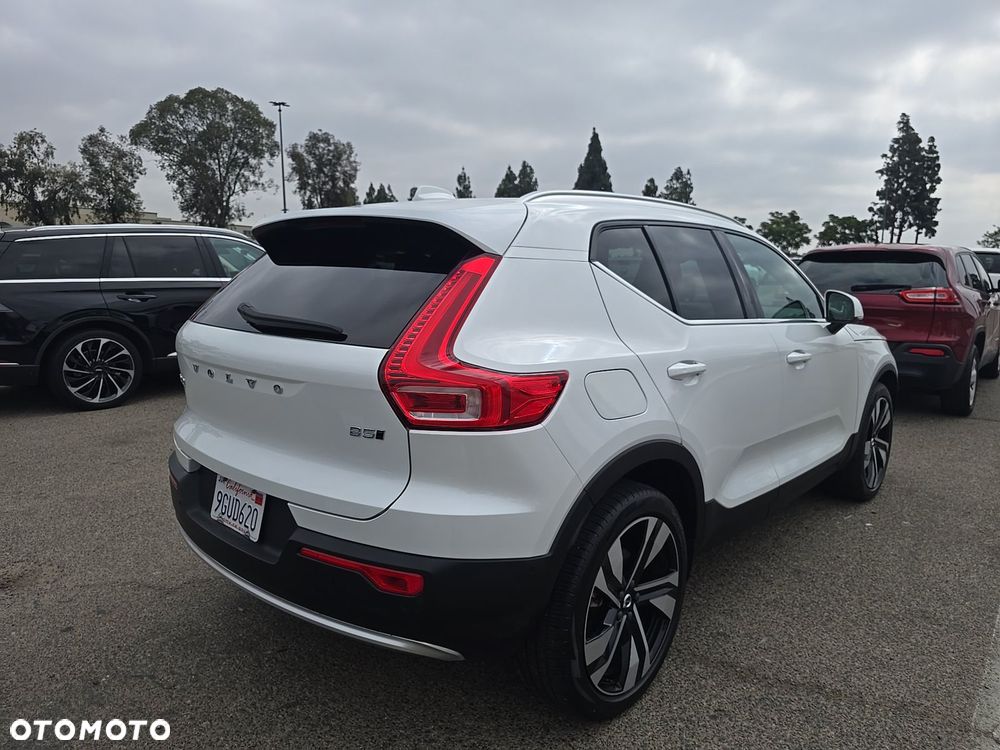 Volvo XC 40 B5 B AWD Ultimate Bright - 4