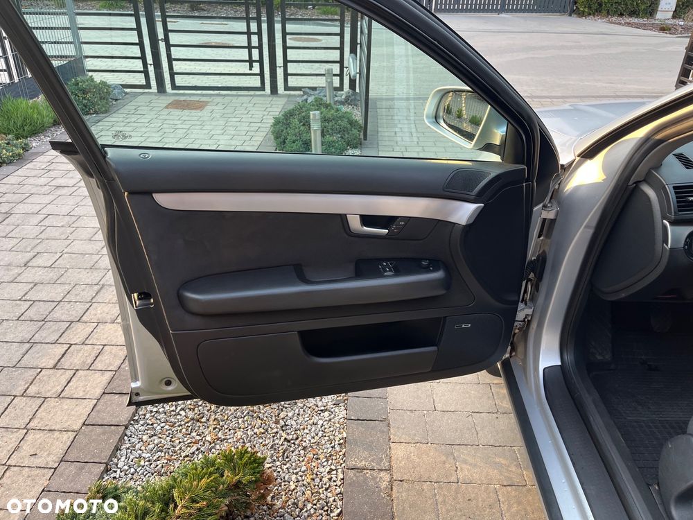Audi A4 Avant - 25