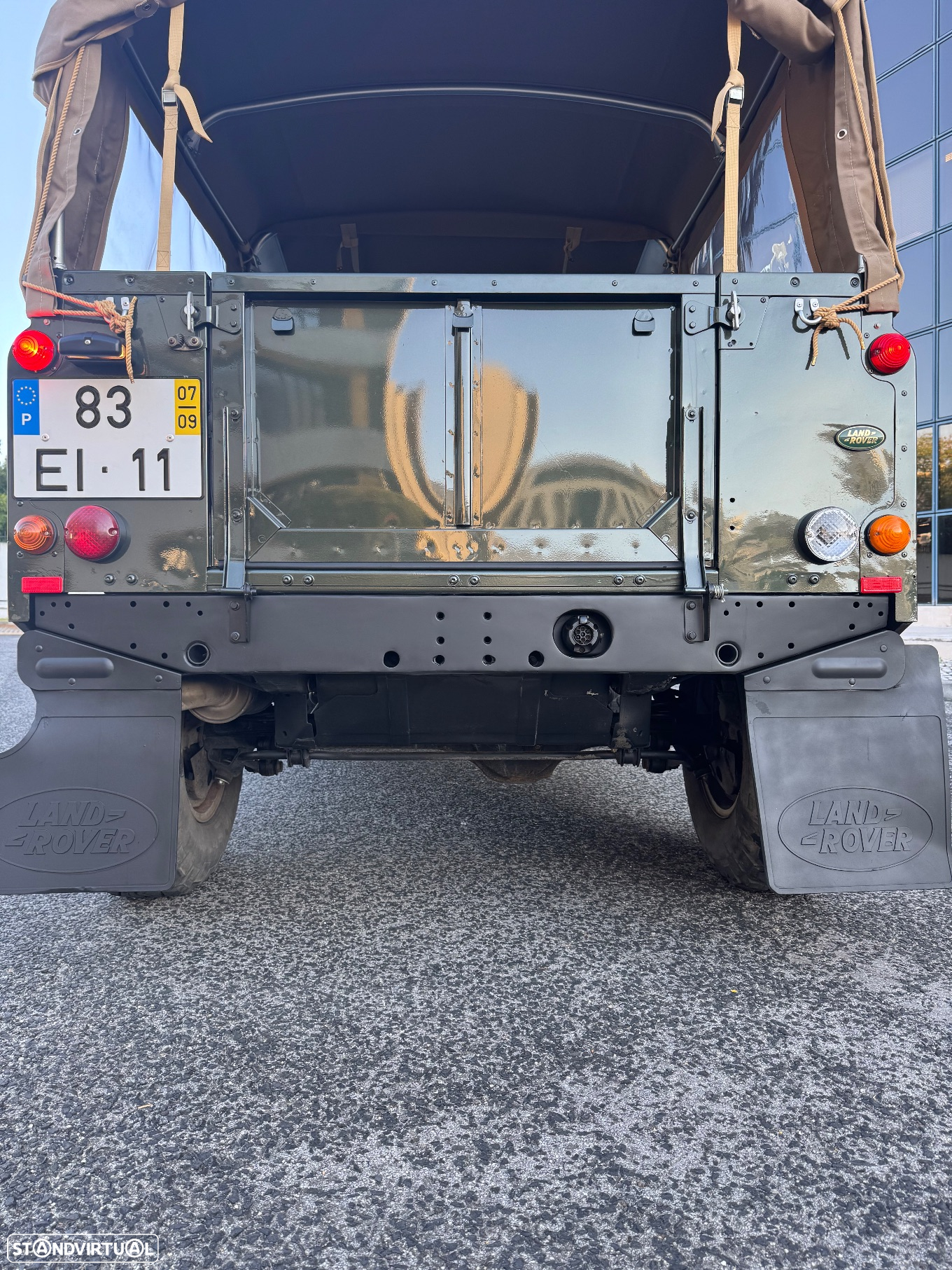 Land Rover Defender 90 SW 2.4 CRD S - 12