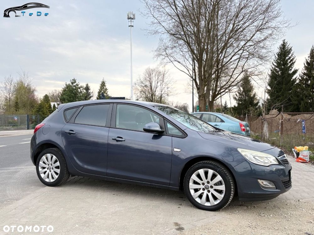 Opel Astra 2.0 CDTI DPF Cosmo - 8