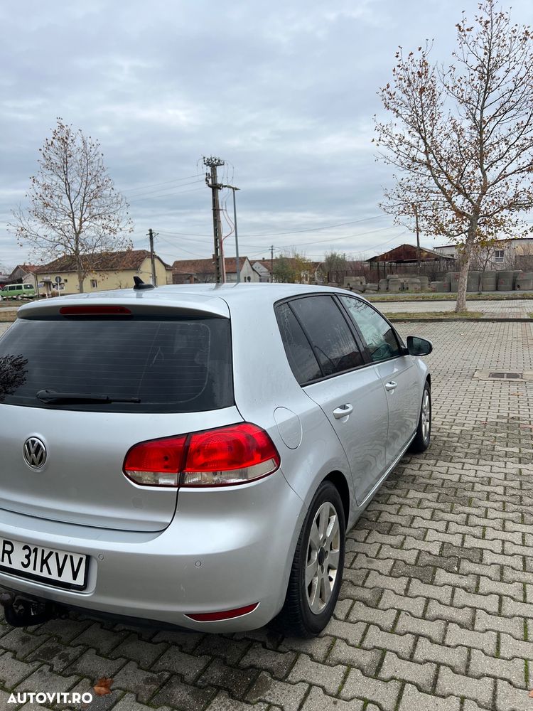 Volkswagen Golf - 6