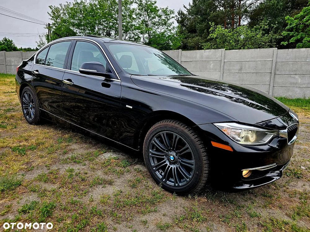 BMW Seria 3 328i xDrive Sport Line - 36