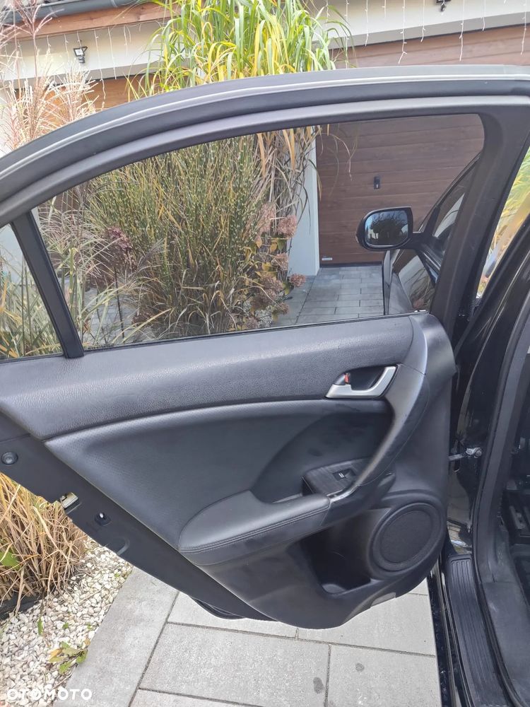 Honda Accord 2.0 Executive - 19