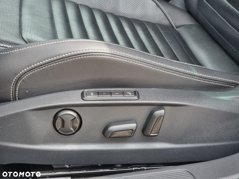 Volkswagen Passat 2.0 TSI Business DSG - 18
