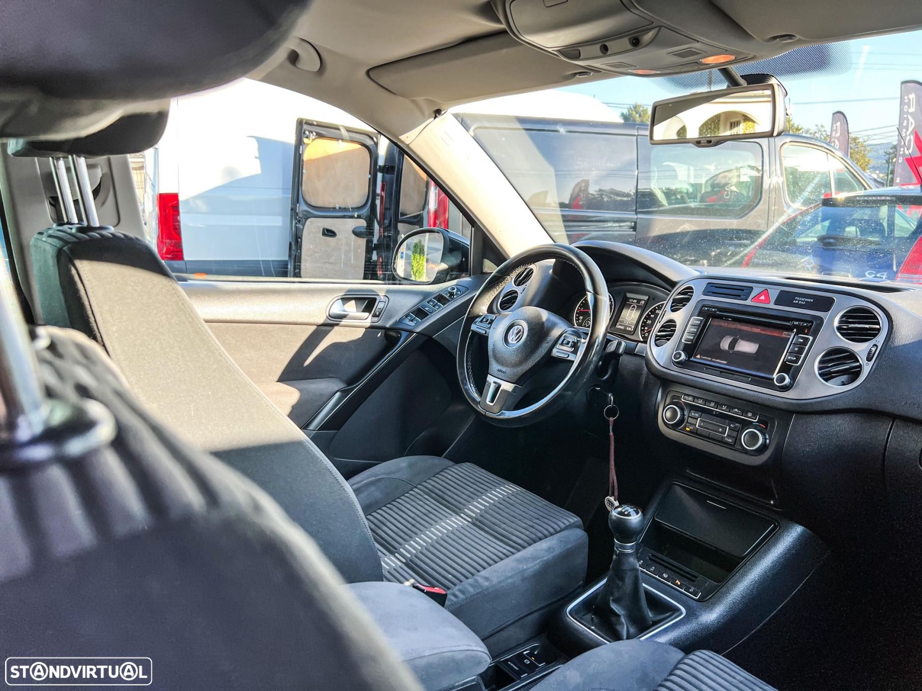 VW Tiguan 2.0 TDI Sport BlueMotion - 23