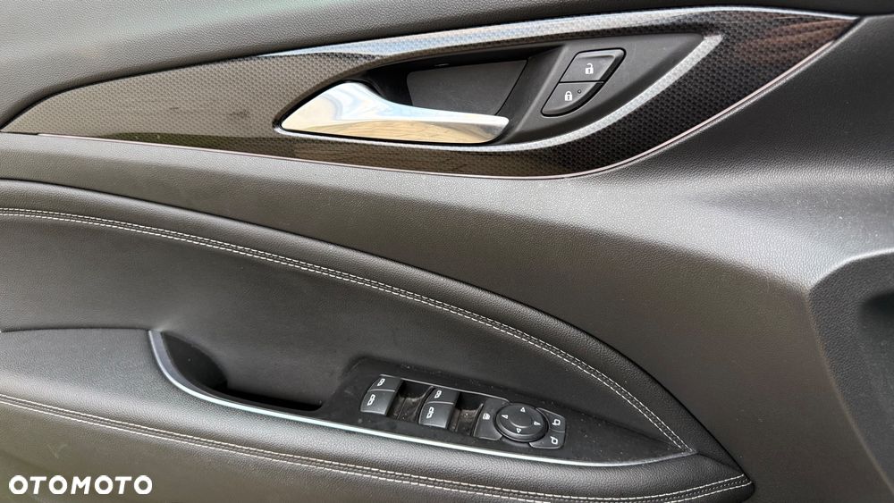 Opel Insignia - 26