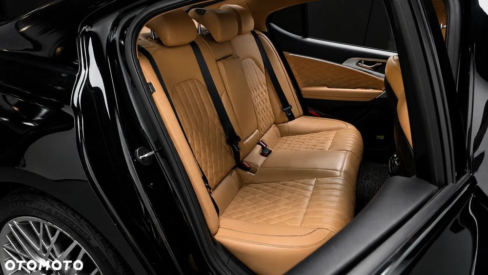Genesis G70 2.0T Plus AWD 8AT Luxury - 26