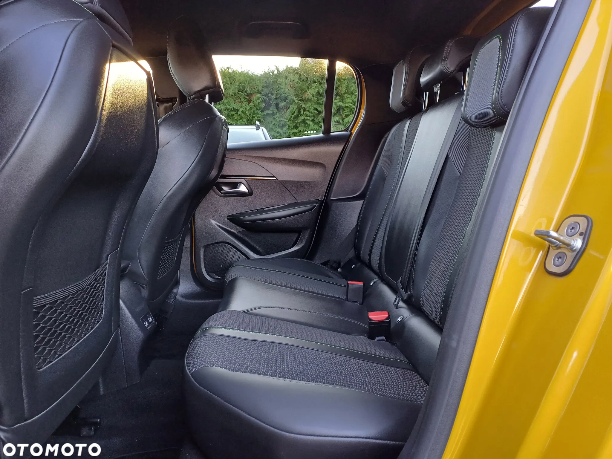 Peugeot 208 1.2 PureTech GT S&S - 17