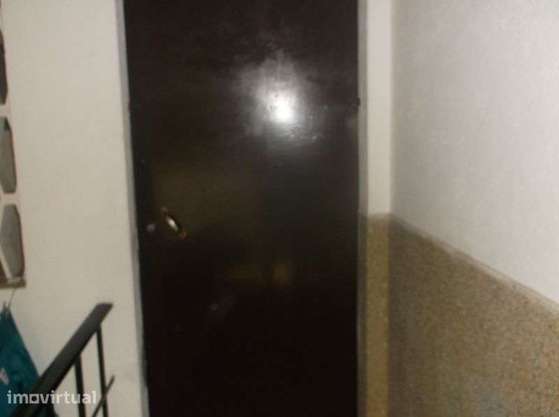 Vende se apartamento T3 com arrecadação - Grande imagem: 5/5