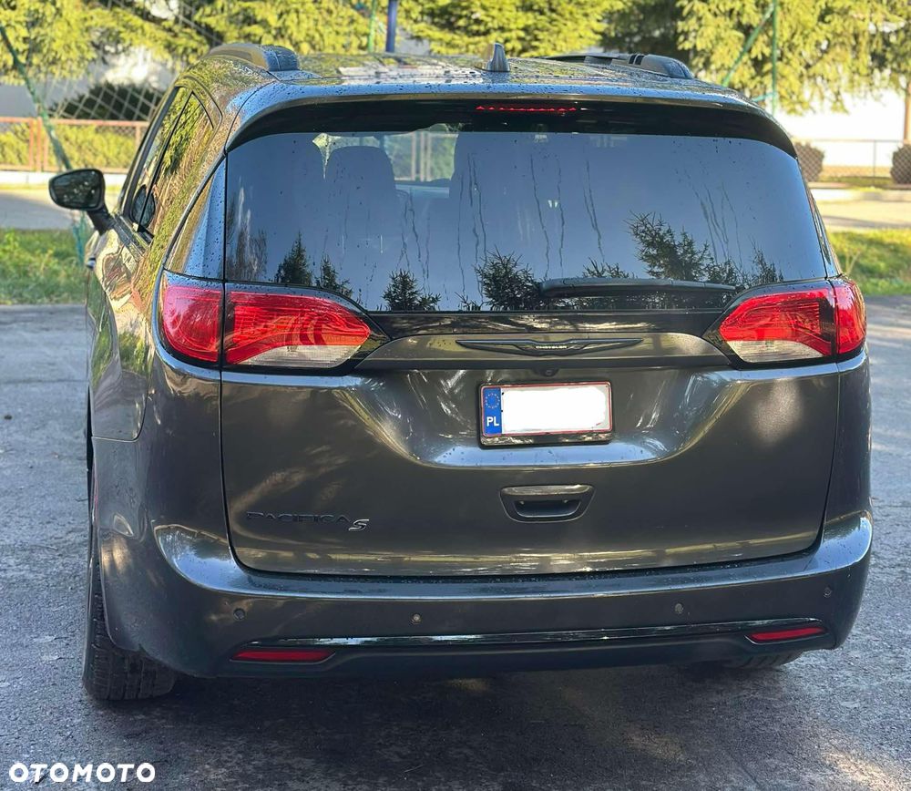 Chrysler Pacifica - 19