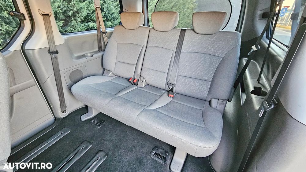Hyundai H-1 Starex - 10