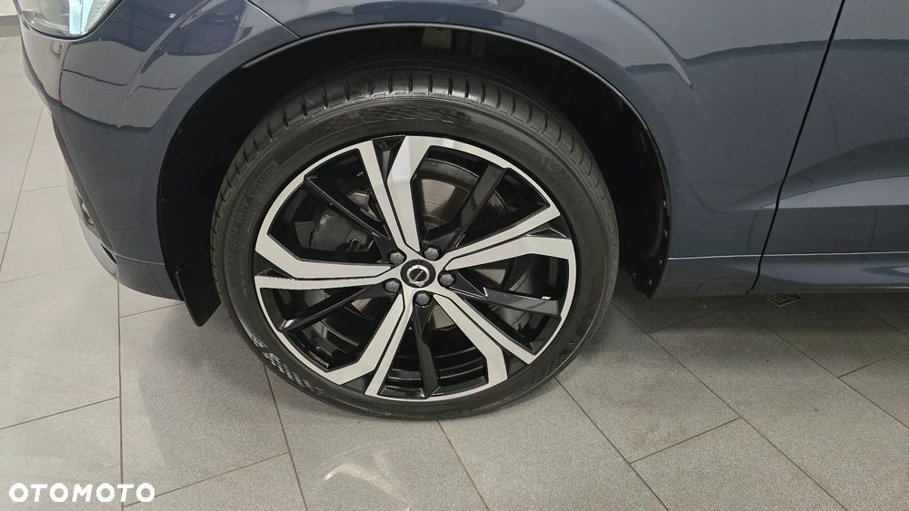 Volvo XC 60 B4 D AWD Ultimate Dark - 12