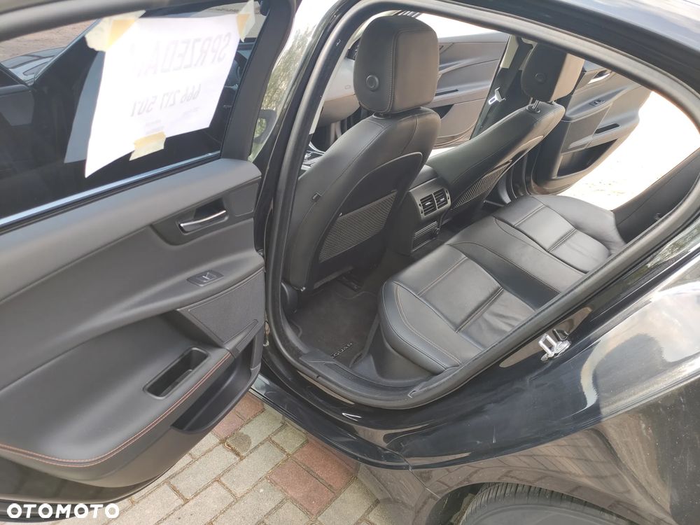 Jaguar XE 2.0 D Prestige - 14