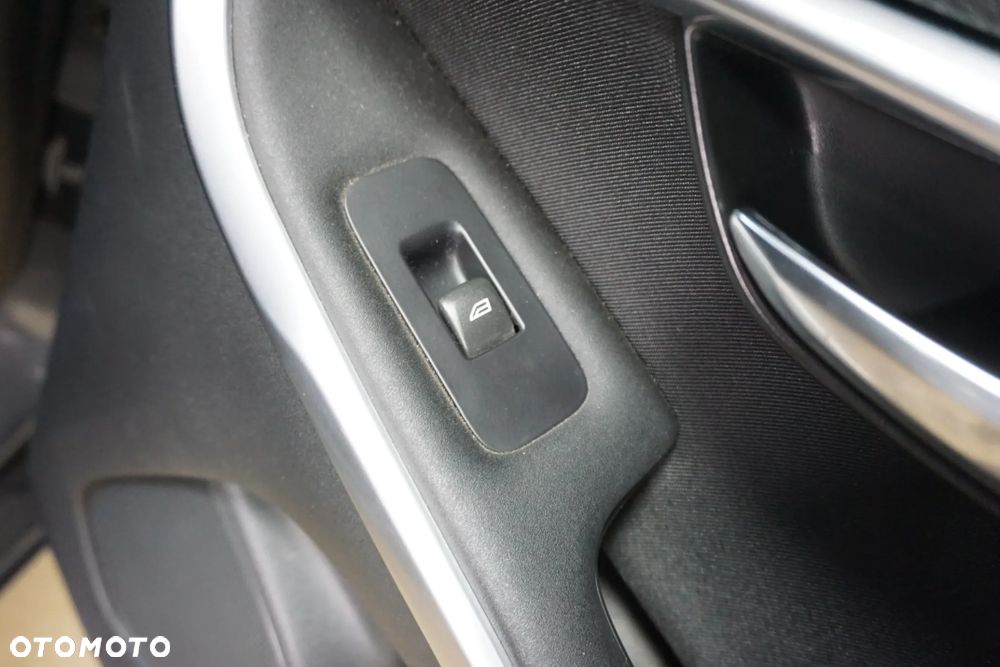 Volvo V40 D3 Geartronic Kinetic - 21
