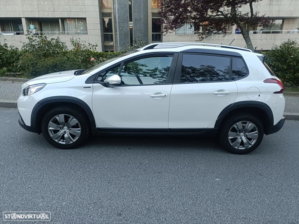 Peugeot 2008 1.2 PureTech Signature - 4