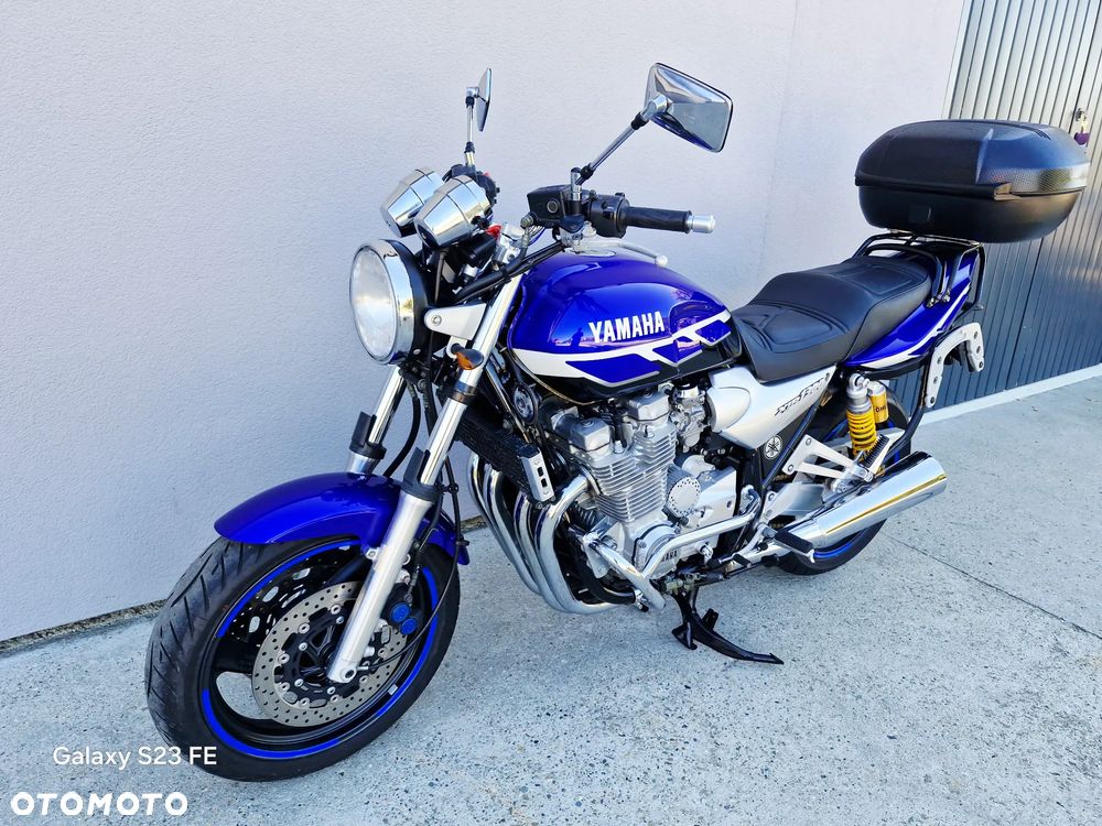 Yamaha XJR - 4