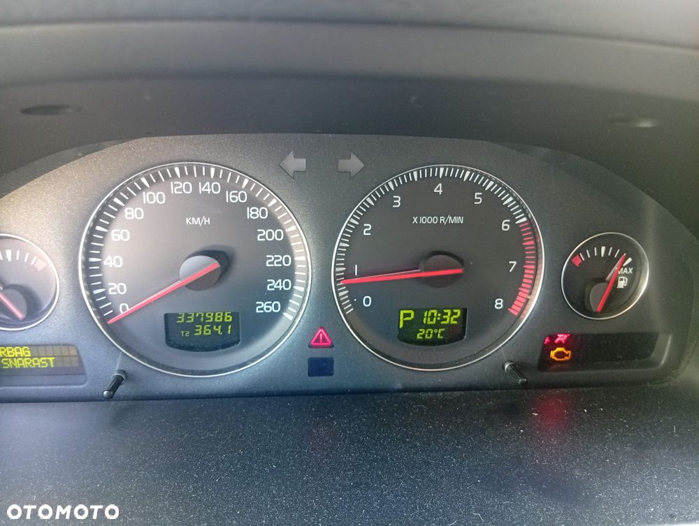 Volvo XC 90 - 9